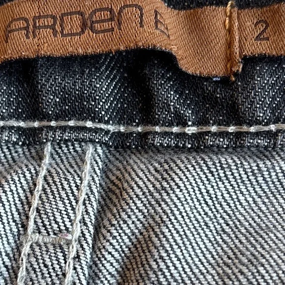 Arden B Black Jean Shorts Distressed Mid Rise Size 2 - Picture 6 of 8